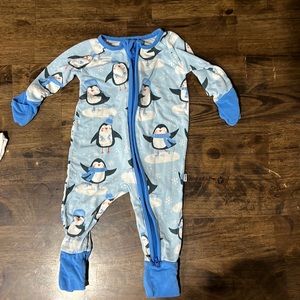 Little sleepies penguins